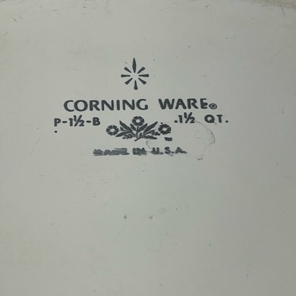 Vintage 1970's Corning Ware White Dish with Blue Floral Motif P-1½2-B .1½QT - Picture 7 of 11